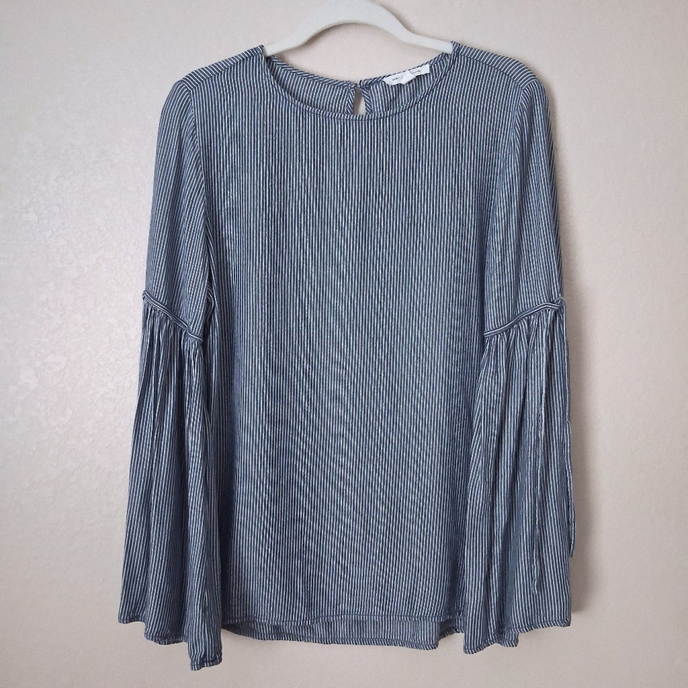 Beachlunchlounge Striped Bell Sleeve Blouse Women's Medium Blue
